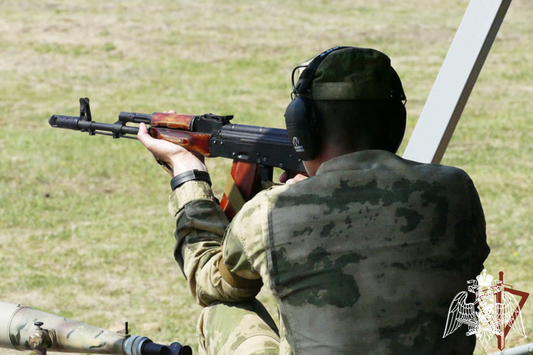 Росгвардейцы из Дагестана стали победителями и призерами чемпионата войск по стрельбе из боевого ручного стрелкового оружия