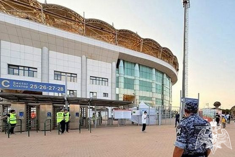 В Дагестане росгвардейцы обеспечили безопасность футбольного матча Кубка России