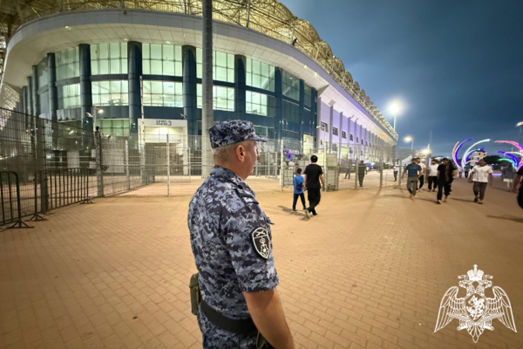 Росгвардейцы обеспечили правопорядок на футбольном матче Российской премьер-лиги в Дагестане