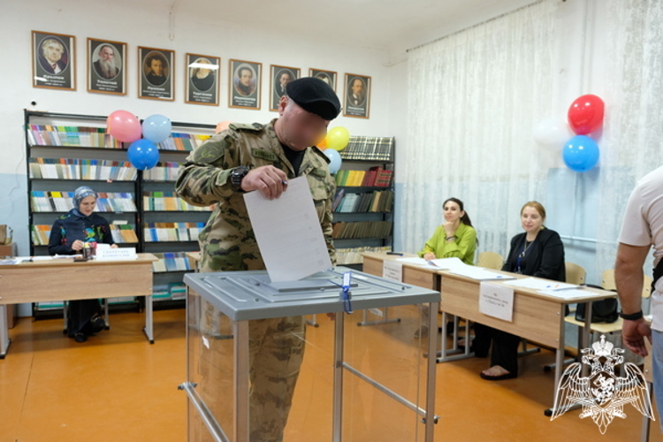 В Дагестане росгвардейцы принимают участие в Едином дне голосования