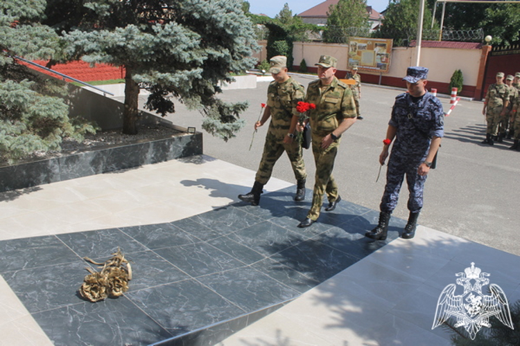 В махачкалинском соединении Росгвардии состоялся сбор с молодыми офицерами