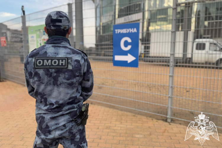 Росгвардейцы обеспечили правопорядок на футбольном матче РПЛ в Дагестане