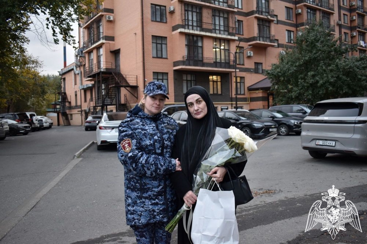 В Дагестане сотрудники вневедомственной охраны Росгвардии навестили семьи погибших коллег