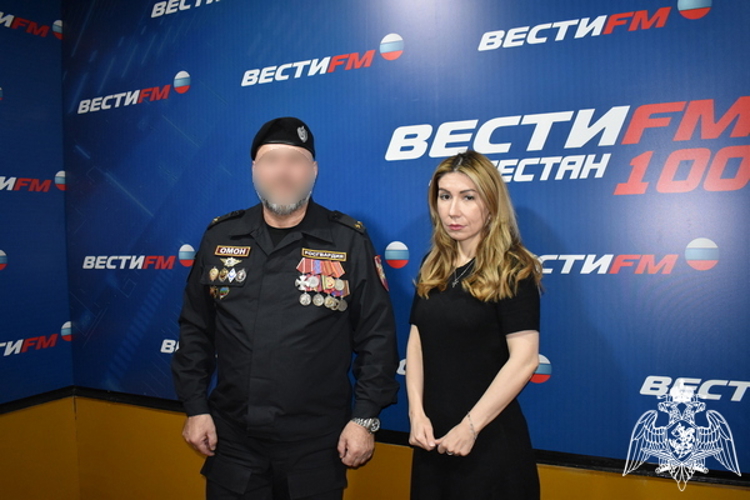 Офицер Росгвардии стал гостем дагестанского радио