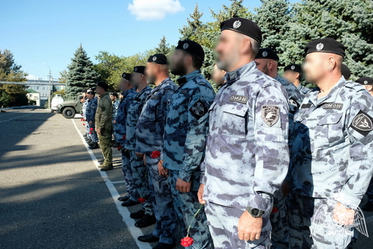 В Дагестане росгвардейцы отметили День ОМОН