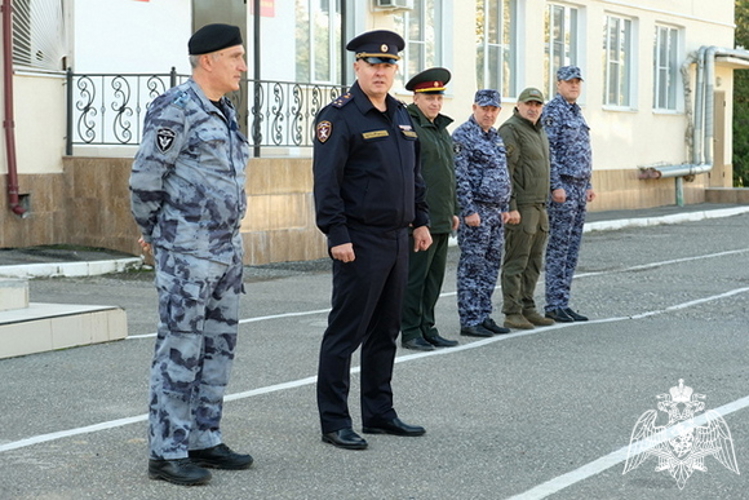 В Дагестане росгвардейцы отметили День ОМОН