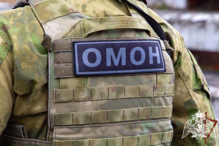 Подозреваемые в незаконном обороте оружия задержаны в Дагестане при содействии ОМОН Росгвардии