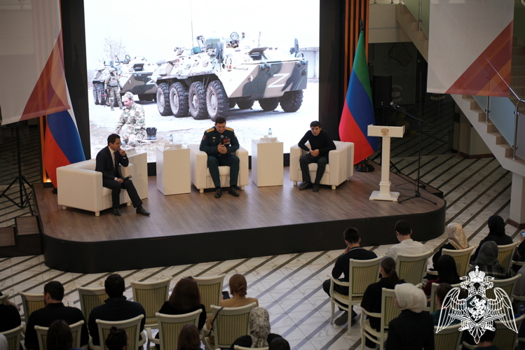В Дагестане офицер Росгвардии стал участником патриотического проекта «Диалоги с Героями»