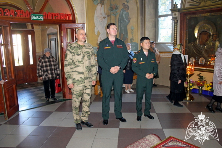 Росгвардейцы приняли участие в праздничном молебне в Дагестане
