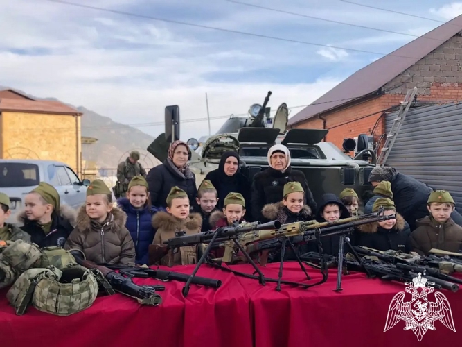 При участии Росгвардии организовано патриотическое мероприятие для жителей высокогорного района Дагестана