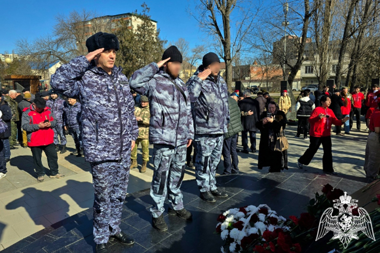В Дагестане росгвардейцы почтили память воинов-интернационалистов
