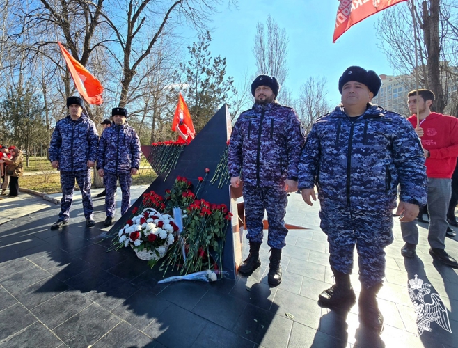 В Дагестане росгвардейцы почтили память воинов-интернационалистов