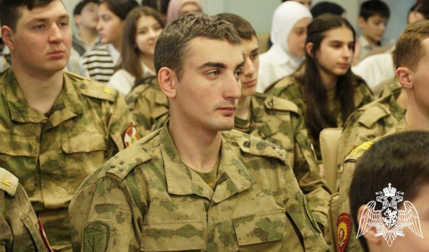 В Дагестане офицер Росгвардии стал участником проекта «Диалоги с Героями»