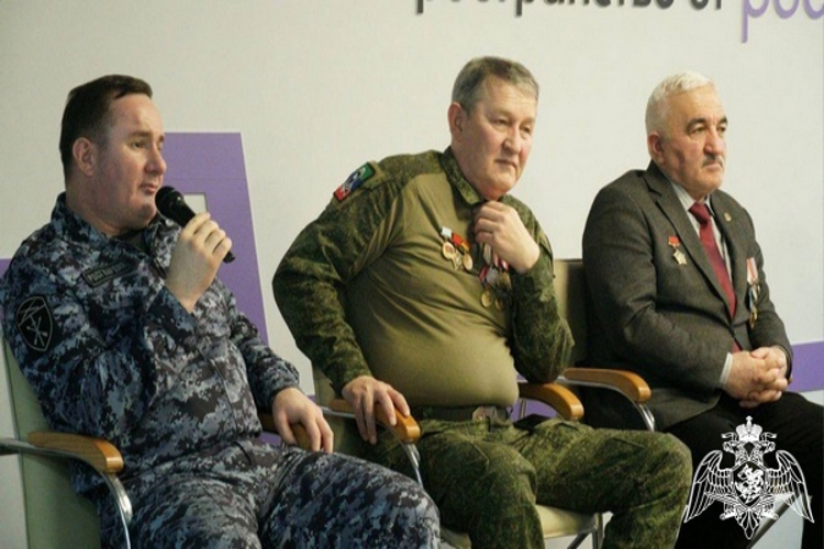 В Дагестане офицер Росгвардии стал участником проекта «Диалоги с Героями»