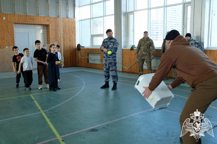 Спортивный праздник для росгвардейцев и их детей прошел в Дагестане