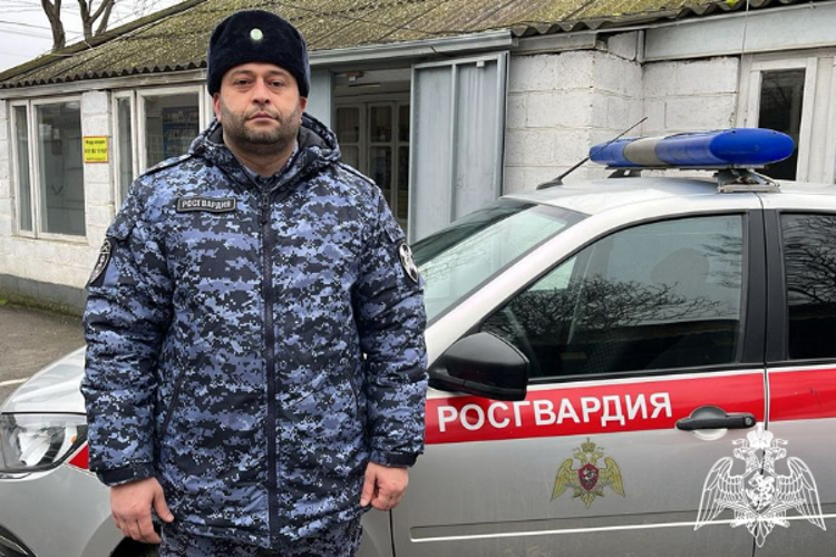В Дагестане сотрудник Росгвардии оказал помощь пострадавшим в ДТП