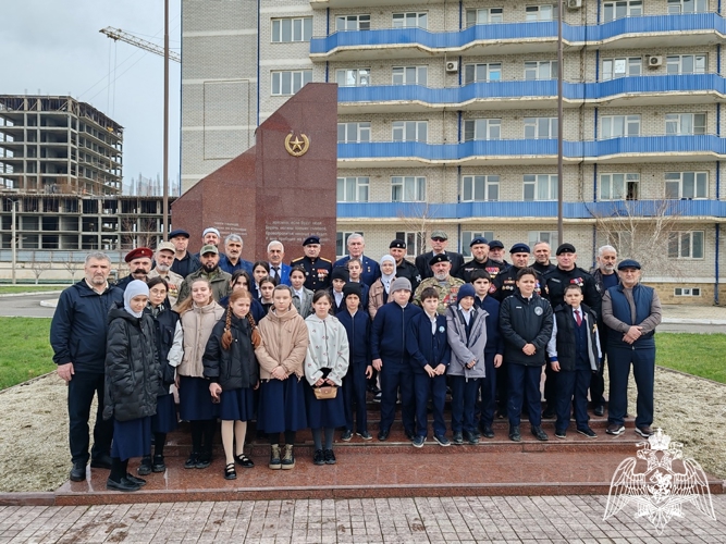 В День Росгвардии в Дагестане почти память павших воинов правопорядка