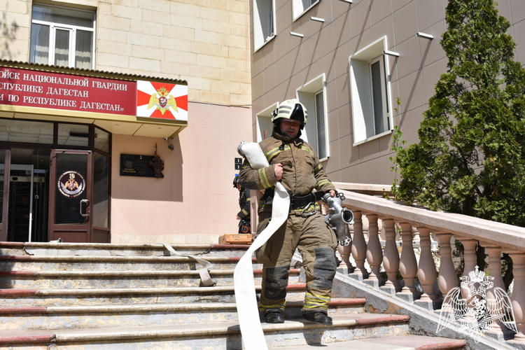В Дагестане прошло пожарно-тактическое занятие Росгвардии и МЧС