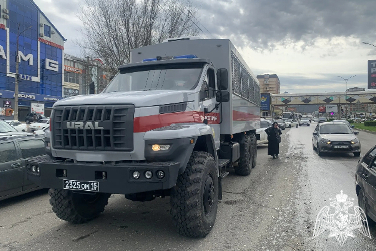 В Махачкале росгвардейцы обеспечили безопасную эвакуацию жителей из-за возникшей угрозы обрушения дома