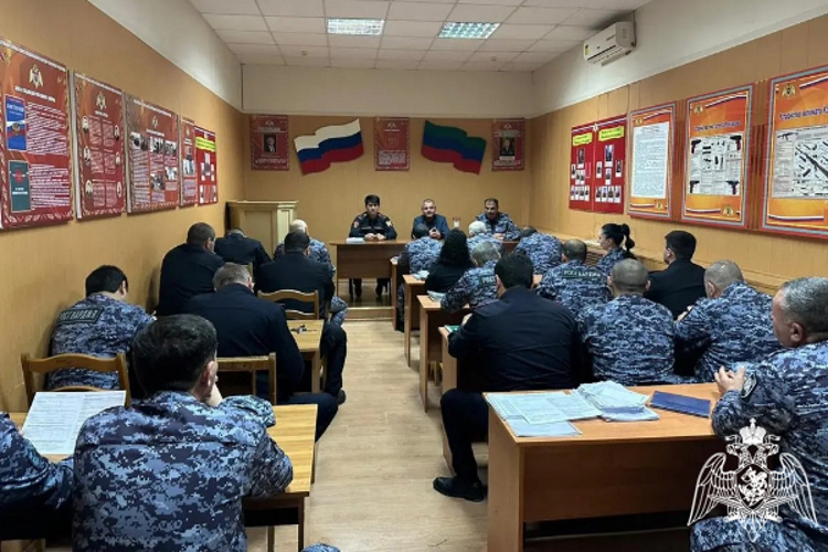 В Дагестане росгвардейцы встретились с участником ликвидации последствий чернобыльской катастрофы