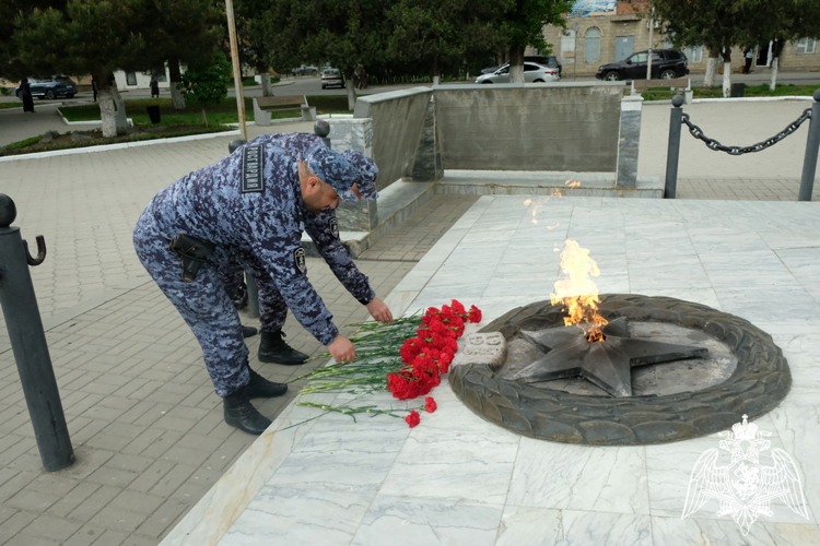 В Дагестане росгвардейцы провели автопробег ко Дню Победы и юбилею ведомства