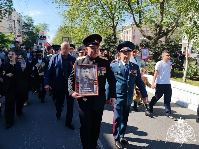В Дагестане росгвардейцы приняли участие в акции «Бессмертный полк»