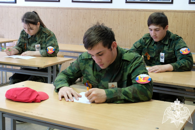 На базе спецподразделений Управления Росгвардии по Республике Дагестан прошла военно-спортивная игра «Победа»