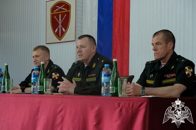 Личному составу махачкалинского соединения Росгвардии представлен новый командир