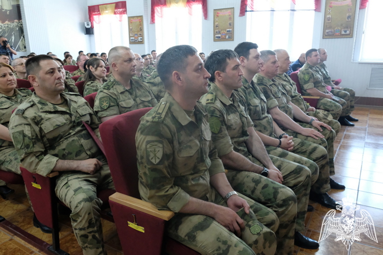 Личному составу махачкалинского соединения Росгвардии представлен новый командир