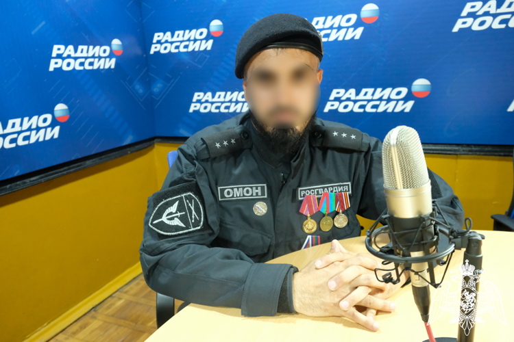 Кинолог Росгвардии выступил в эфире дагестанского радио