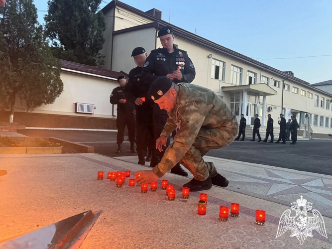 В Дагестане росгвардейцы поддержали патриотическую акцию «Свеча памяти»
