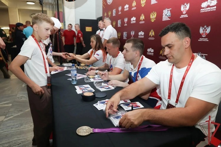 Росгвардеец из Дагестана стал бронзовым призером чемпионата по боксу «10 лет Росгвардии»