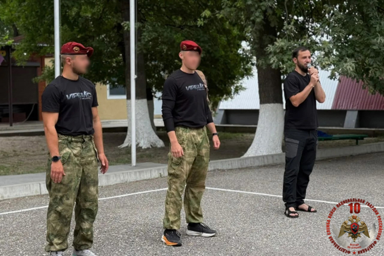 Военнослужащие махачкалинского соединения Росгвардии провели акцию «Каникулы с Росгвардией»