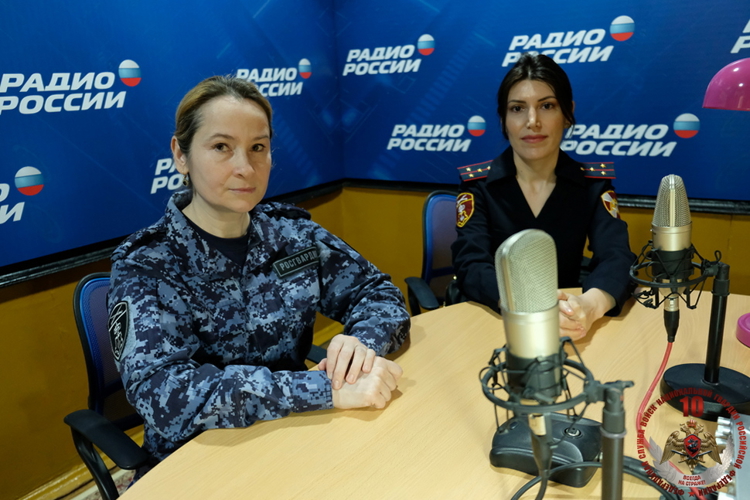 Офицеры Росгвардии рассказали в эфире дагестанского радио о своих дедах – участниках Великой Отечественной войны