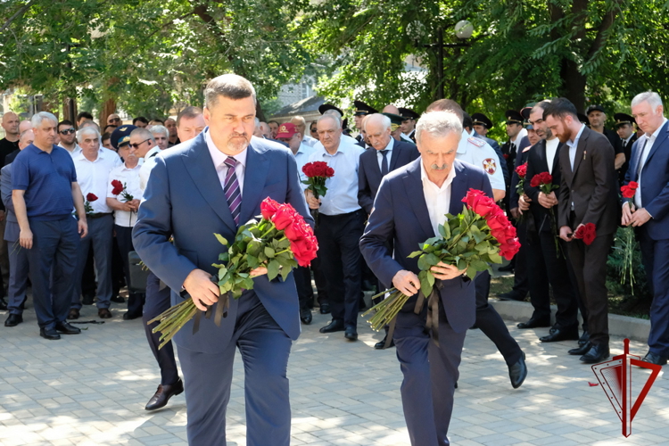 В Дагестане почтили память Героя России, офицера Росгвардии Магомеда Нурбагандова 