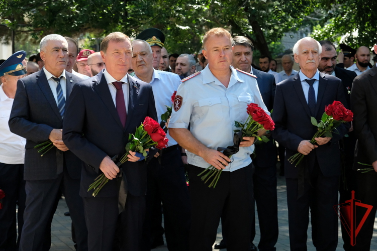 В Дагестане почтили память Героя России, офицера Росгвардии Магомеда Нурбагандова 