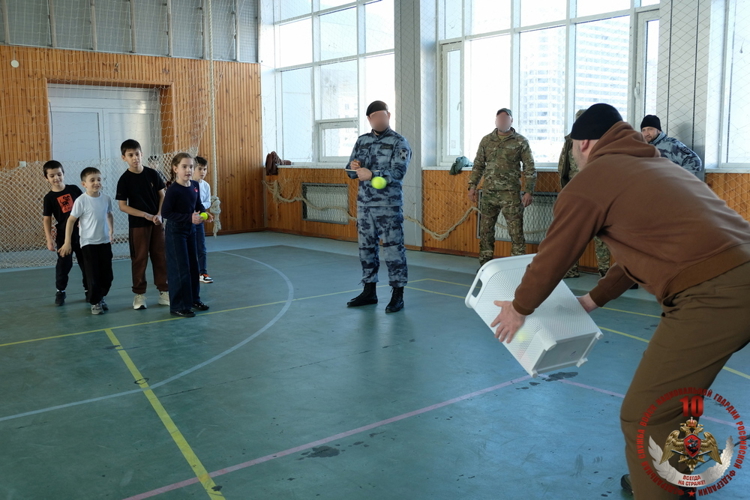 Спортивный праздник для росгвардейцев и их детей прошел в Дагестане