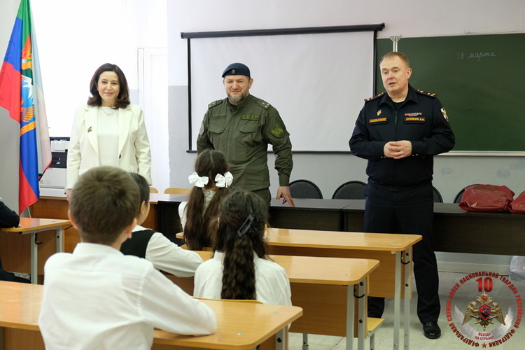Руководитель Управления Росгвардии по Республике Дагестан встретился с учащимися профильного класса