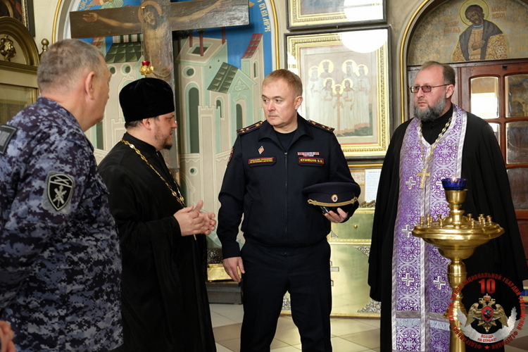 Росгвардейцы почтили память погибших сослуживцев в главном храме Дагестана