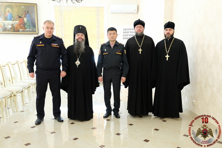 Росгвардейцы почтили память погибших сослуживцев в главном храме Дагестана