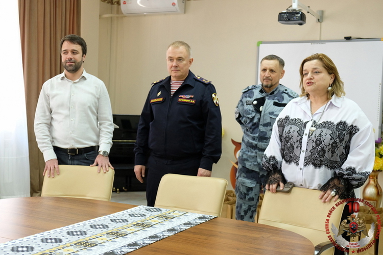 Начальник Управления Росгвардии по Республике Дагестан провел встречу с учащимися профильных классов