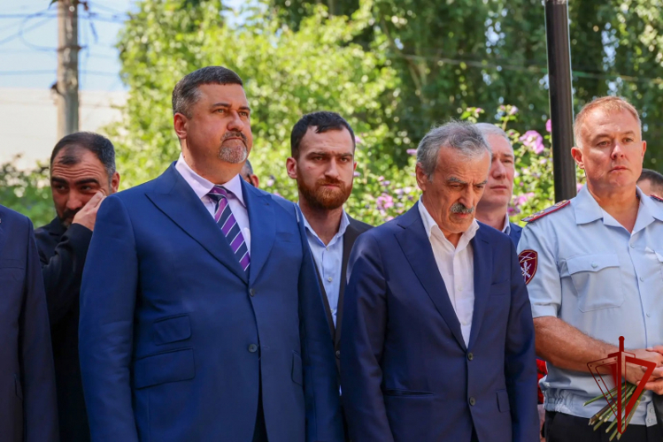 В Дагестане почтили память Героя России, офицера Росгвардии Магомеда Нурбагандова 
