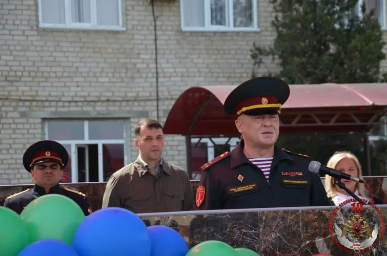 В специальном моторизованном полку махачкалинского соединения Росгвардии прошло торжественное мероприятие, приуроченное к юбилею ведомства