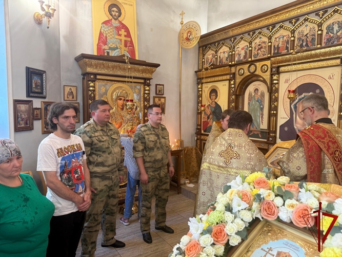 В День Крещения Руси дагестанские росгвардейцы приняли участие в праздничном молебне 