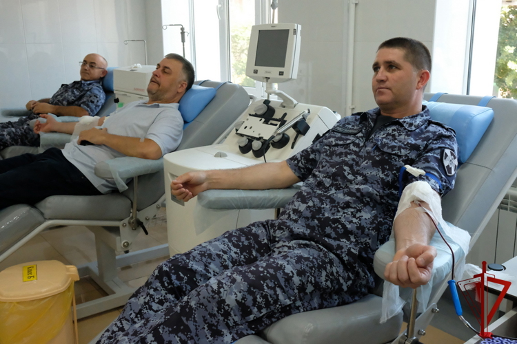В Дагестане росгвардейцы присоединились к ведомственной донорской акции