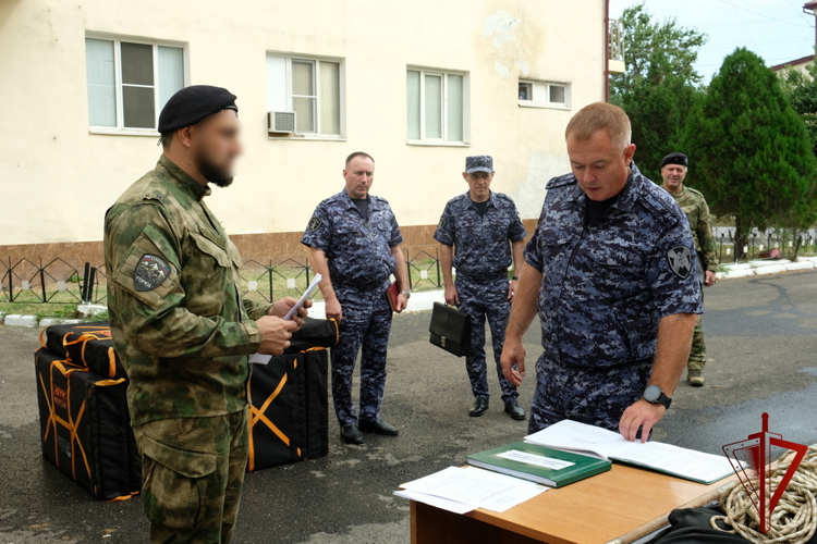 В Дагестане начальник регионального управления Росгвардии провел инструкторско-методические занятия с руководящим составом подразделений