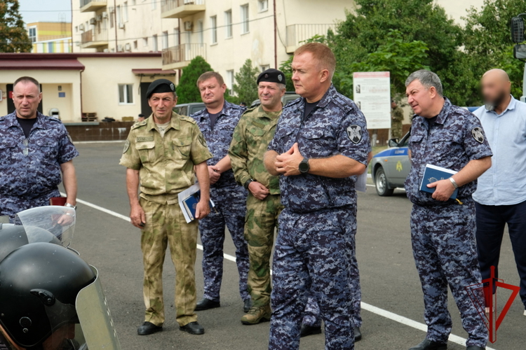 В Дагестане начальник регионального управления Росгвардии провел инструкторско-методические занятия с руководящим составом подразделений