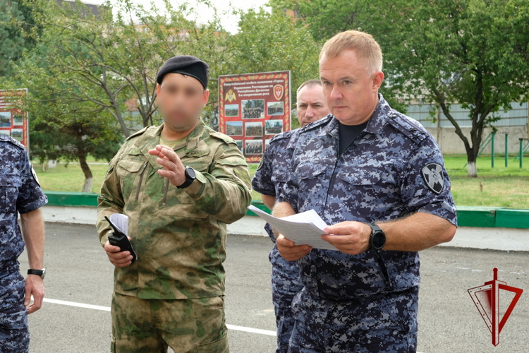 В Дагестане начальник регионального управления Росгвардии провел инструкторско-методические занятия с руководящим составом подразделений