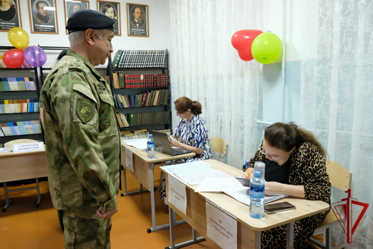 В Дагестане росгвардейцы принимают участие в Едином дне голосования