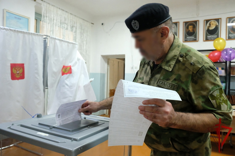 В Дагестане росгвардейцы принимают участие в Едином дне голосования